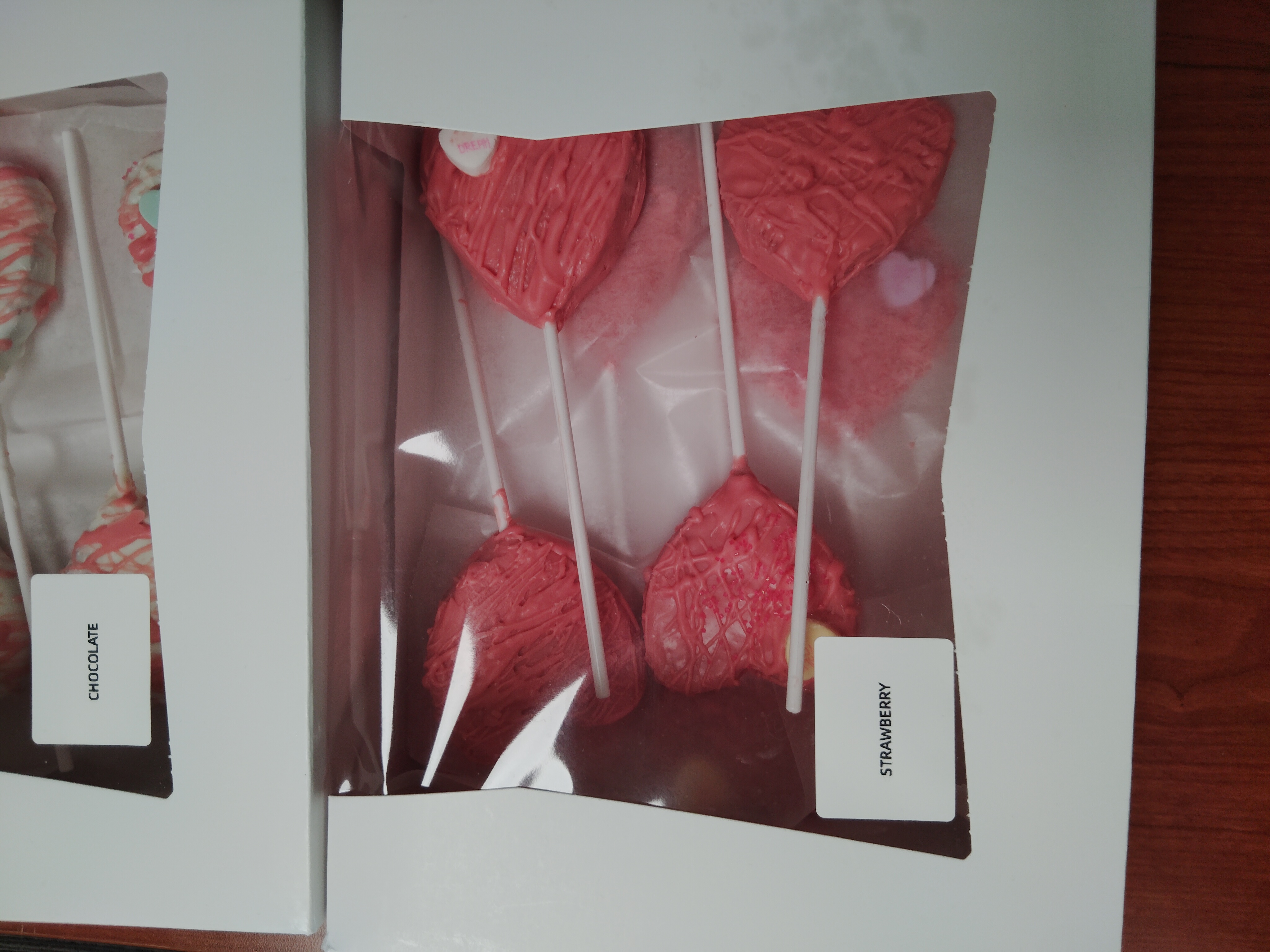 Heart cake pops in boxes