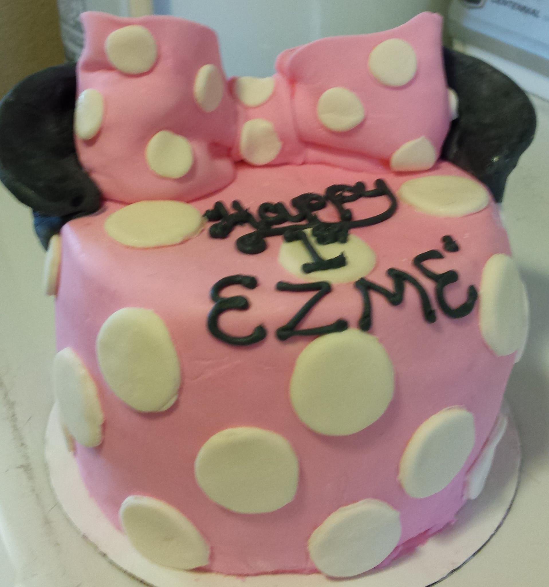 Minnie Mouse style cake